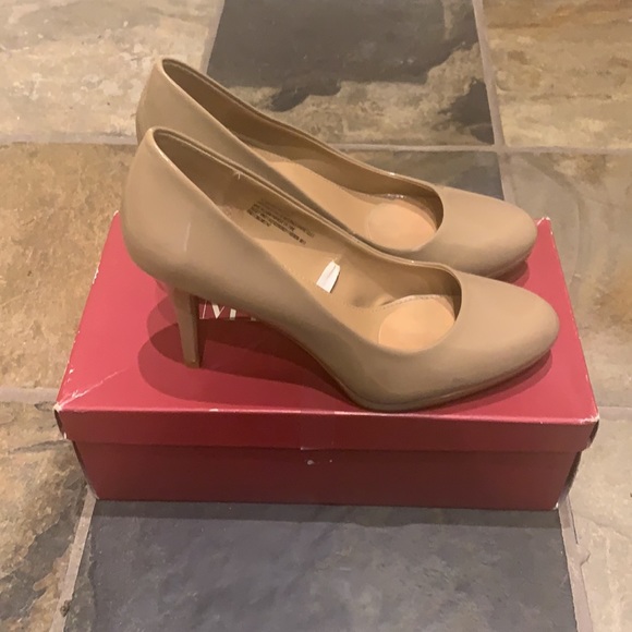 Merona - Melanie Classic Beige Nude Heel - Picture 2 of 6